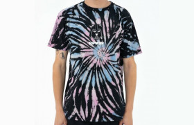 Футболка Far Away Tee Black. Pink & Blue Spiral Dye 2022